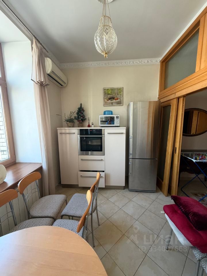 m. Krasnye vorota: Apartment, 2-rooms
