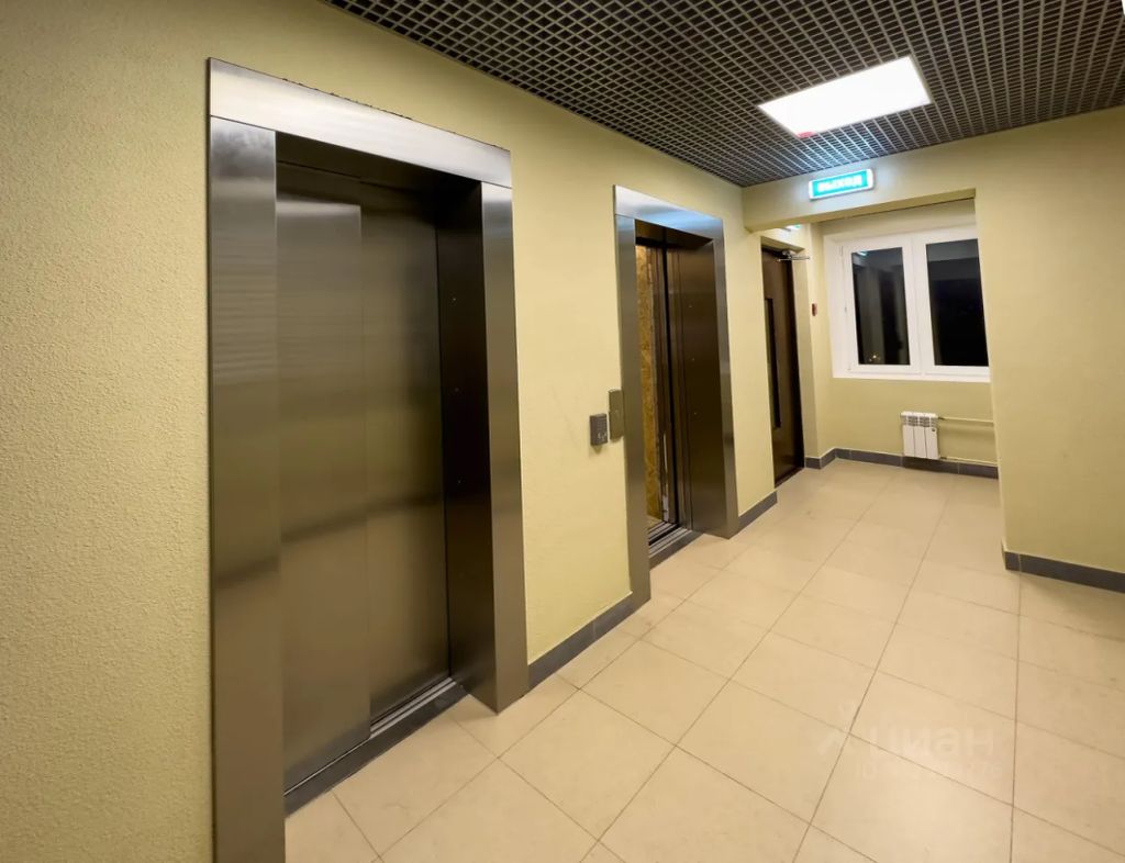 m. Bulvar Dmitriya Donskogo: Apartment, 2-rooms