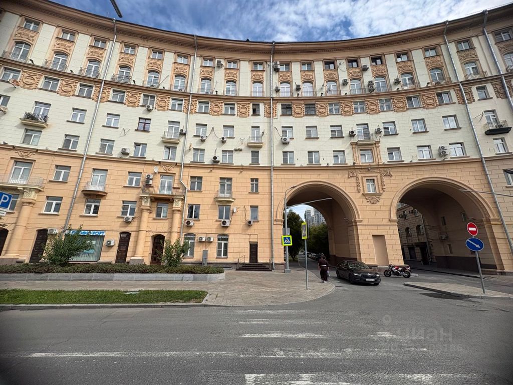 m. Ploschad Gagarina: Apartment, 2-rooms