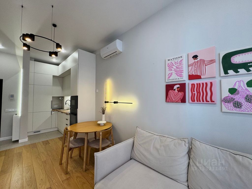 m. ZIL: Apartment, 2-rooms