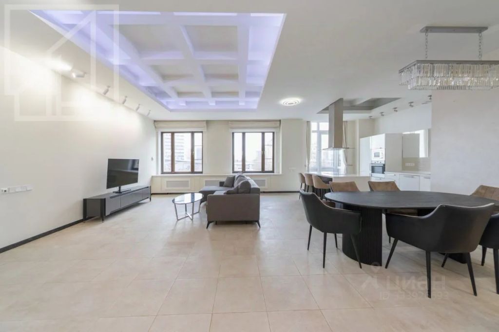 m. Smolenskaya: Apartment, 4-rooms