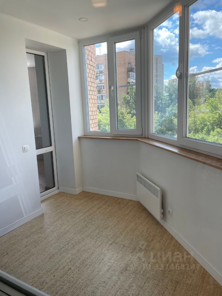m. Pavshino: Apartment, 2-rooms