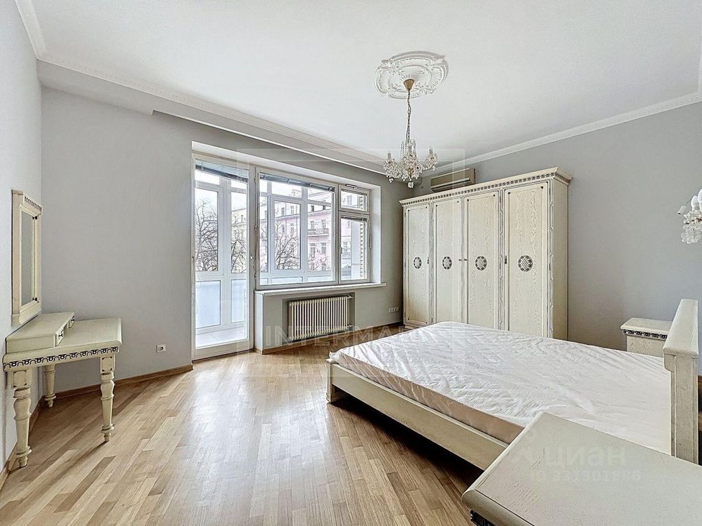 m. Mayakovskaya: Apartment, 3-rooms