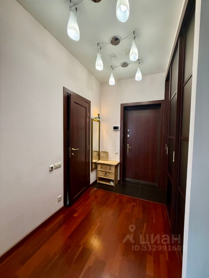 m. Narodnoe Opolchenie: Apartment, 2-rooms