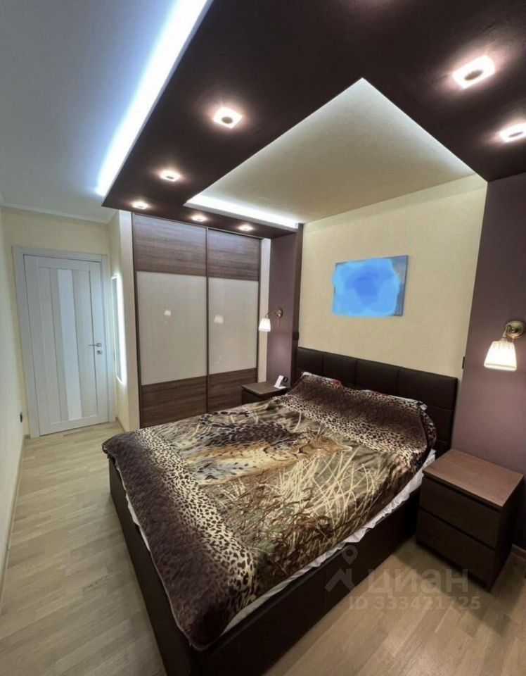 m. Ploschad trekh vokzalov: Apartment, 2-rooms