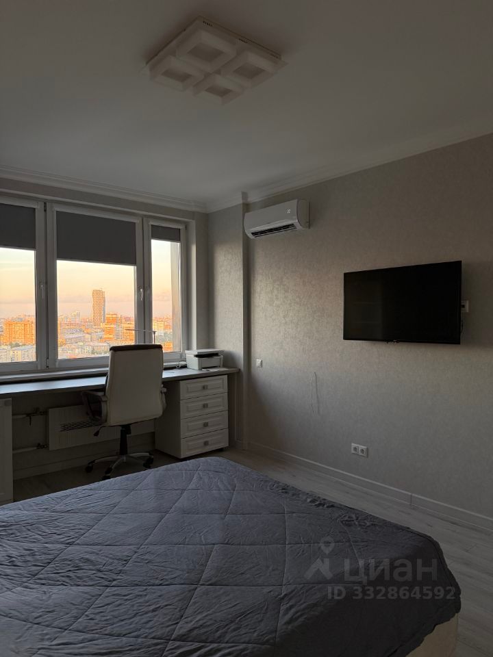 m. ZIL: Apartment, 1-rooms
