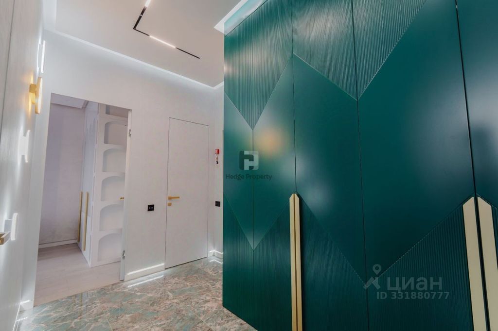 m. ZIL: Apartment, 2-rooms