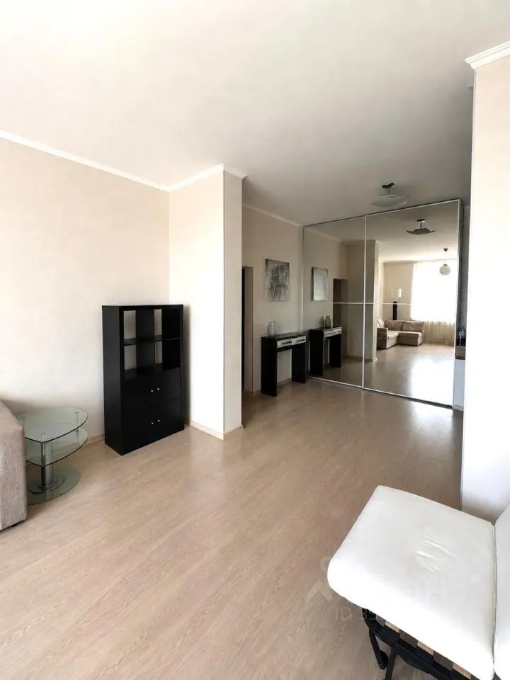 m. Oktyabrskoe pole: Apartment, 2-rooms