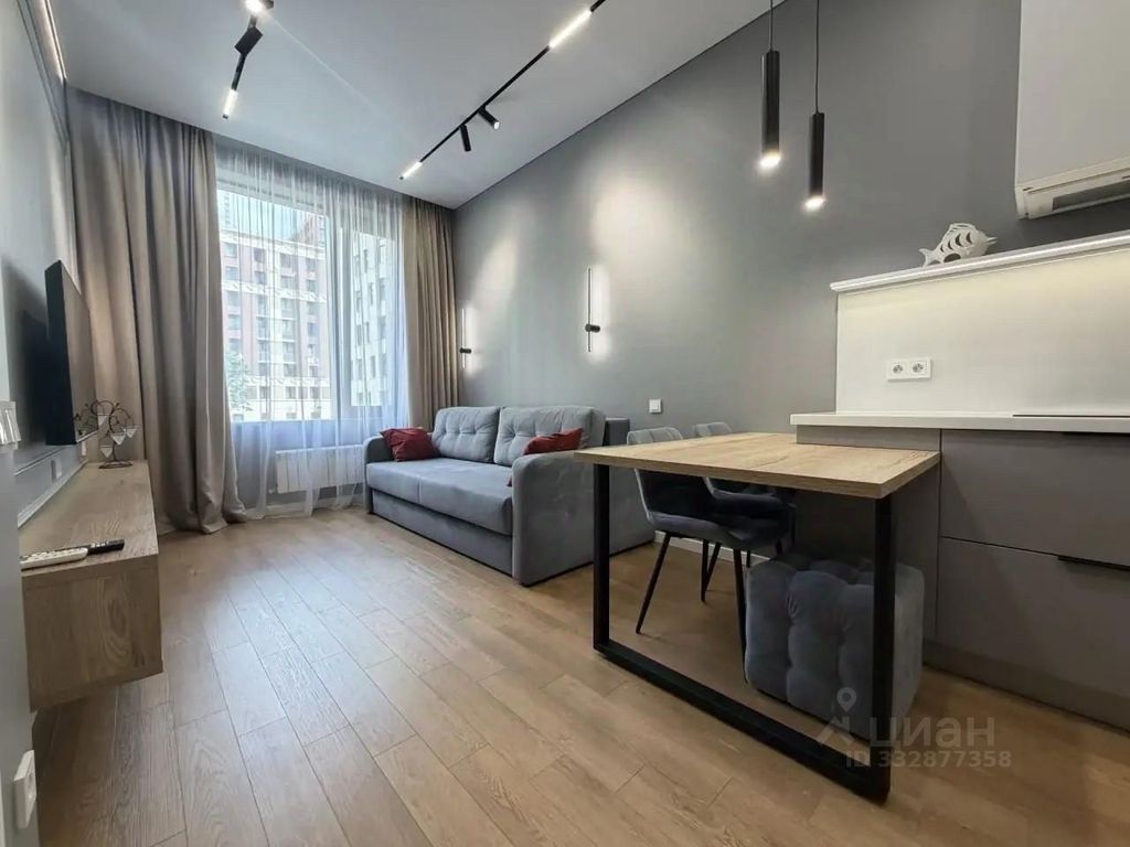 m. ZIL: Apartment, 2-rooms