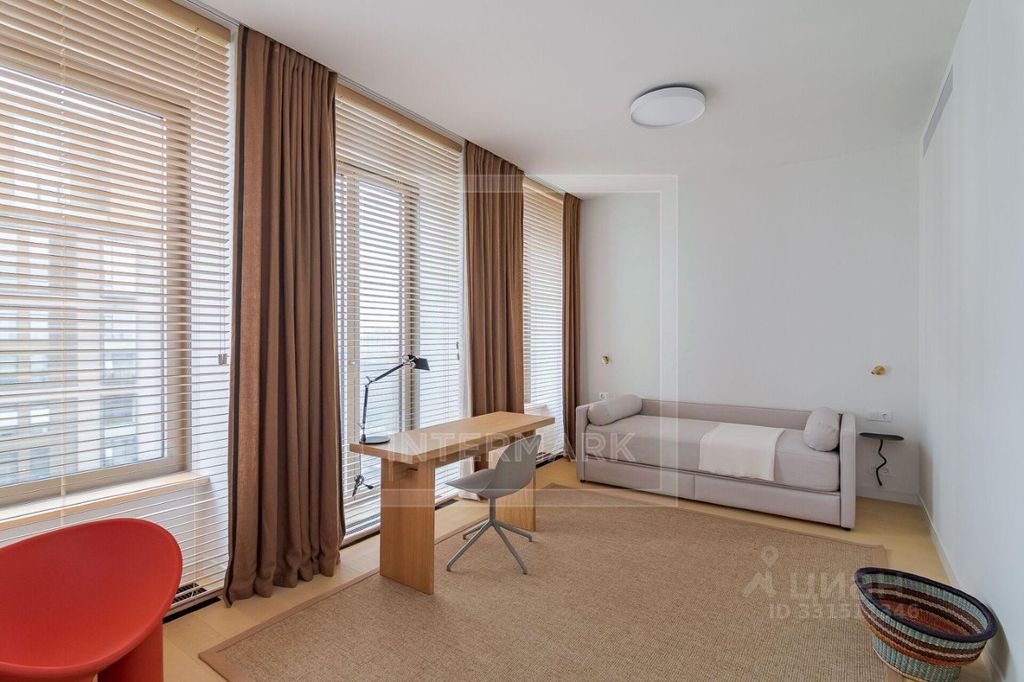 m. Ulitsa 1905 goda: Apartment, 5-rooms