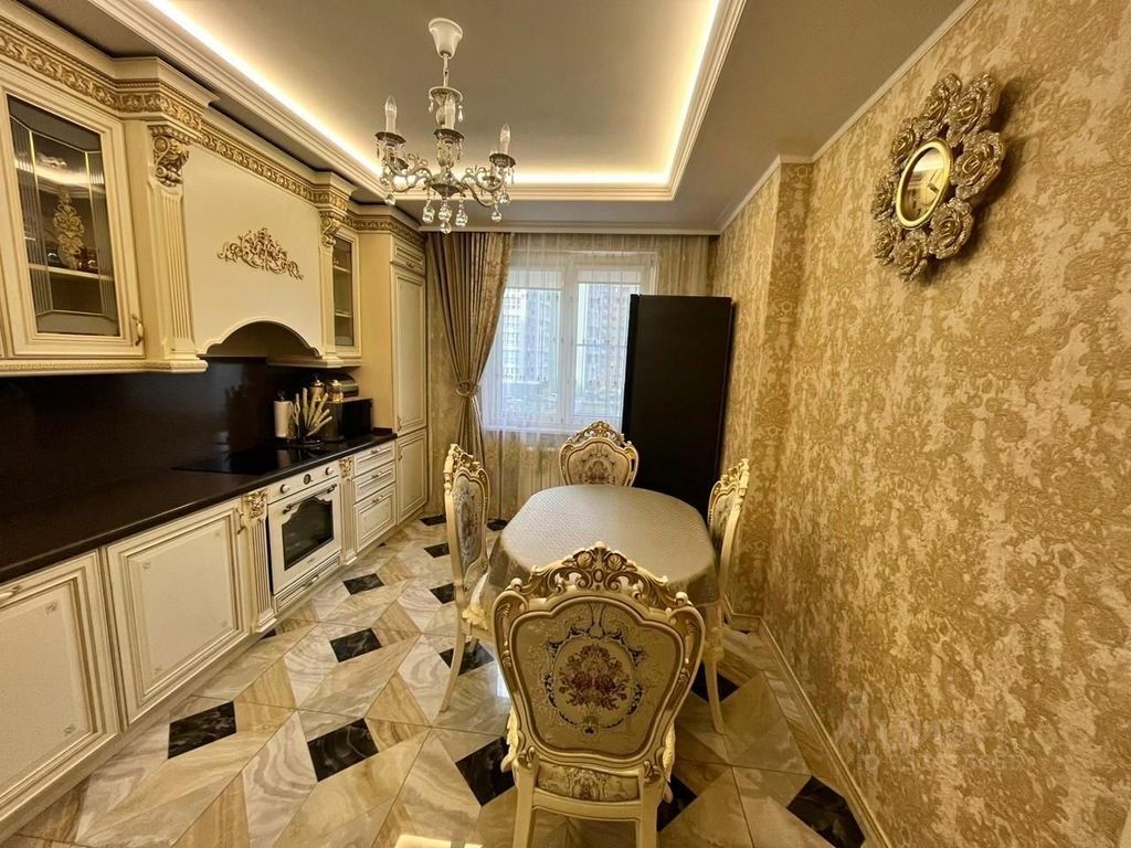 m. Aminyevskaya: Apartment, 3-rooms