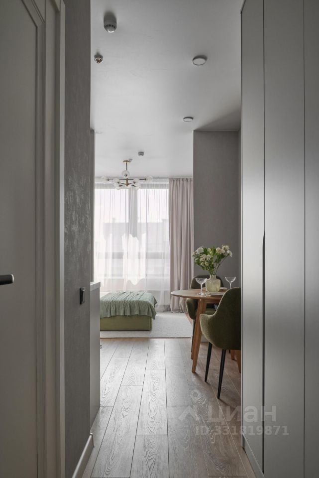 m. Maryina Roscha: Apartment, studio