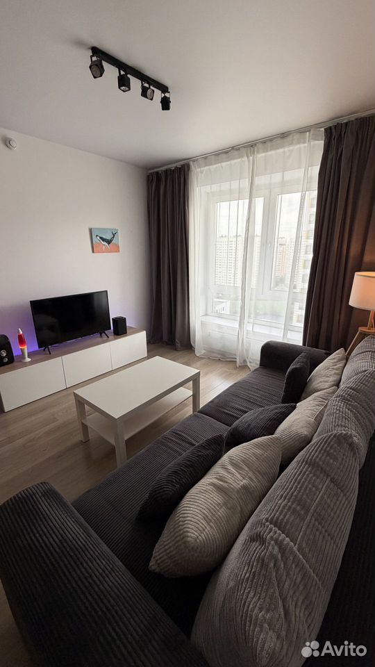 m. Lukhmanovskaya: Apartment, 1-rooms