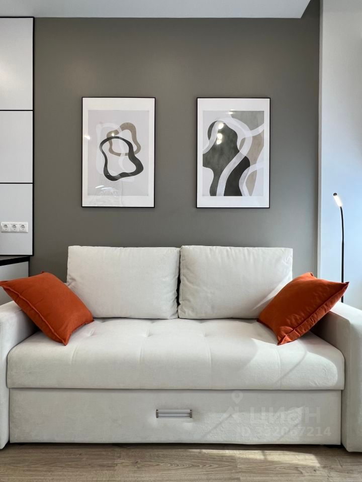 m. ZIL: Apartment, 2-rooms