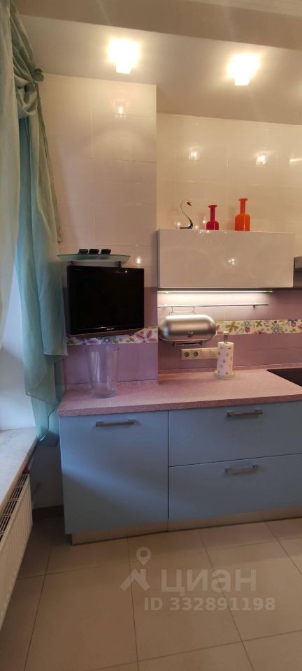 m. Narodnoe Opolchenie: Apartment, 2-rooms