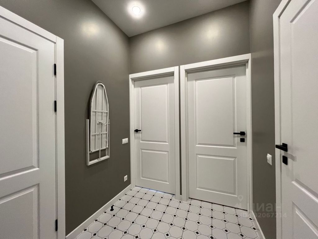 m. ZIL: Apartment, 2-rooms