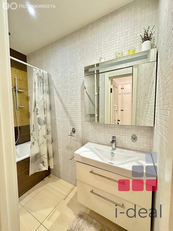 m. Ulitsa 1905 goda: Apartment, 2-rooms