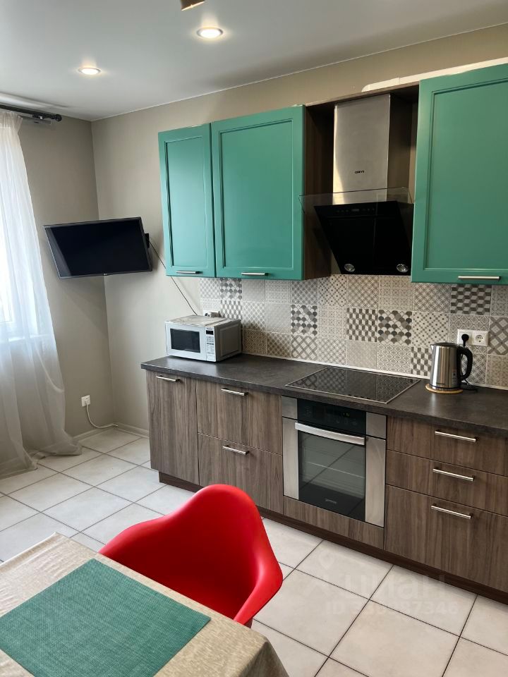 m. Lukhmanovskaya: Apartment, 1-rooms