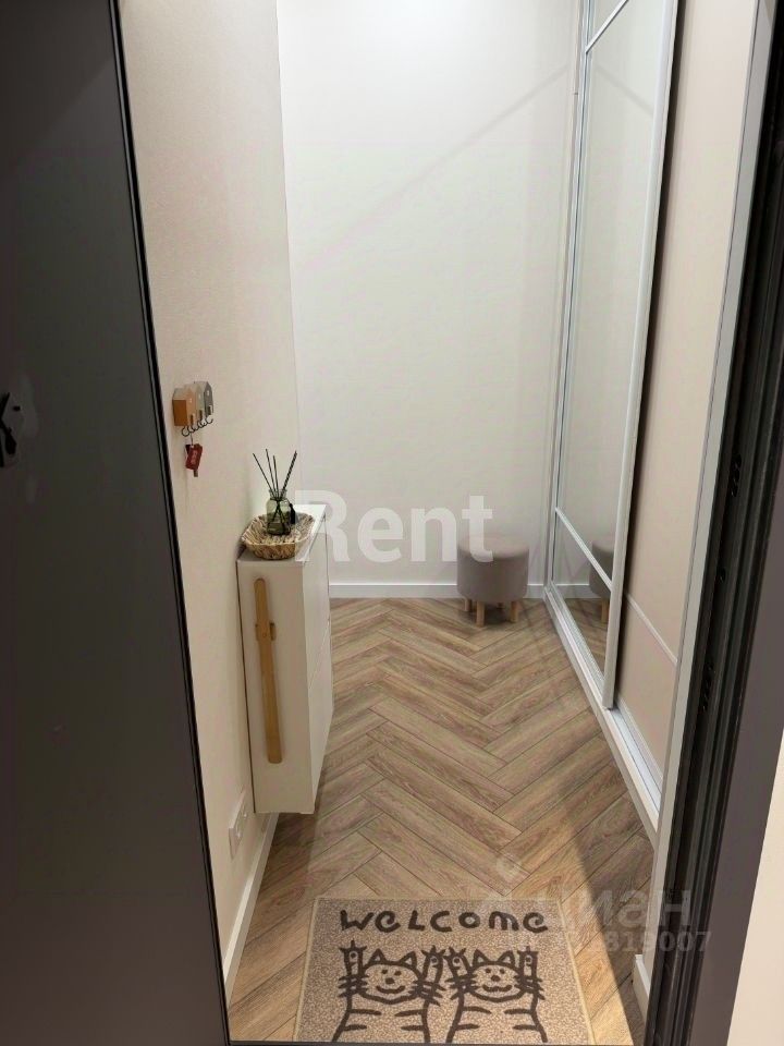 m. ZIL: Apartment, 1-rooms