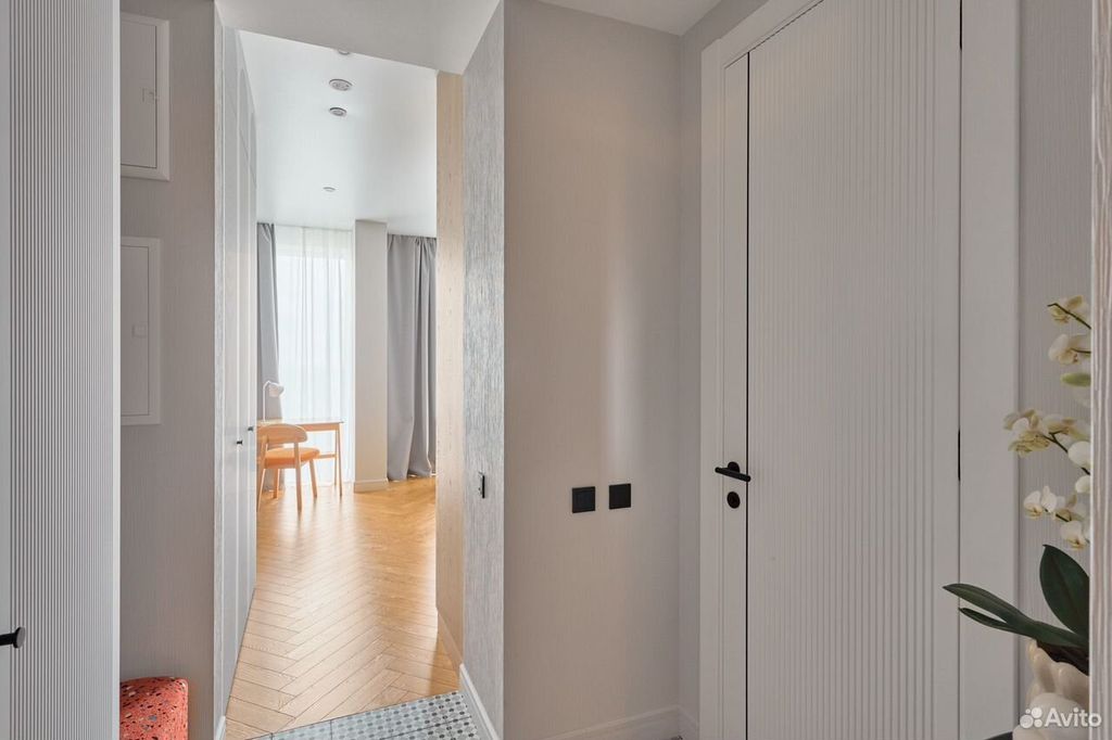m. Maryina Roscha: Apartment, studio