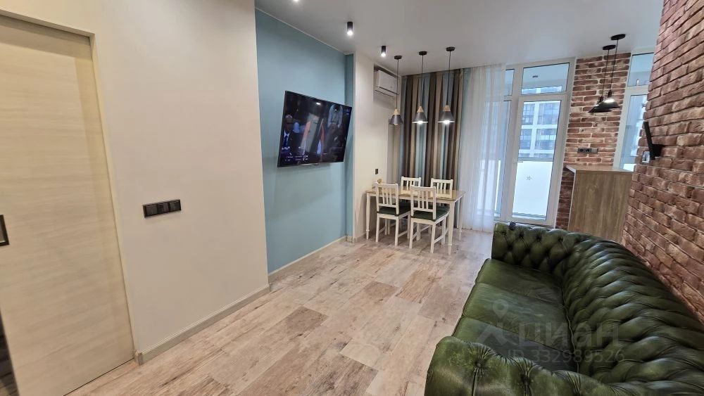 m. Pyatnitskoe shosse: Apartment, 3-rooms
