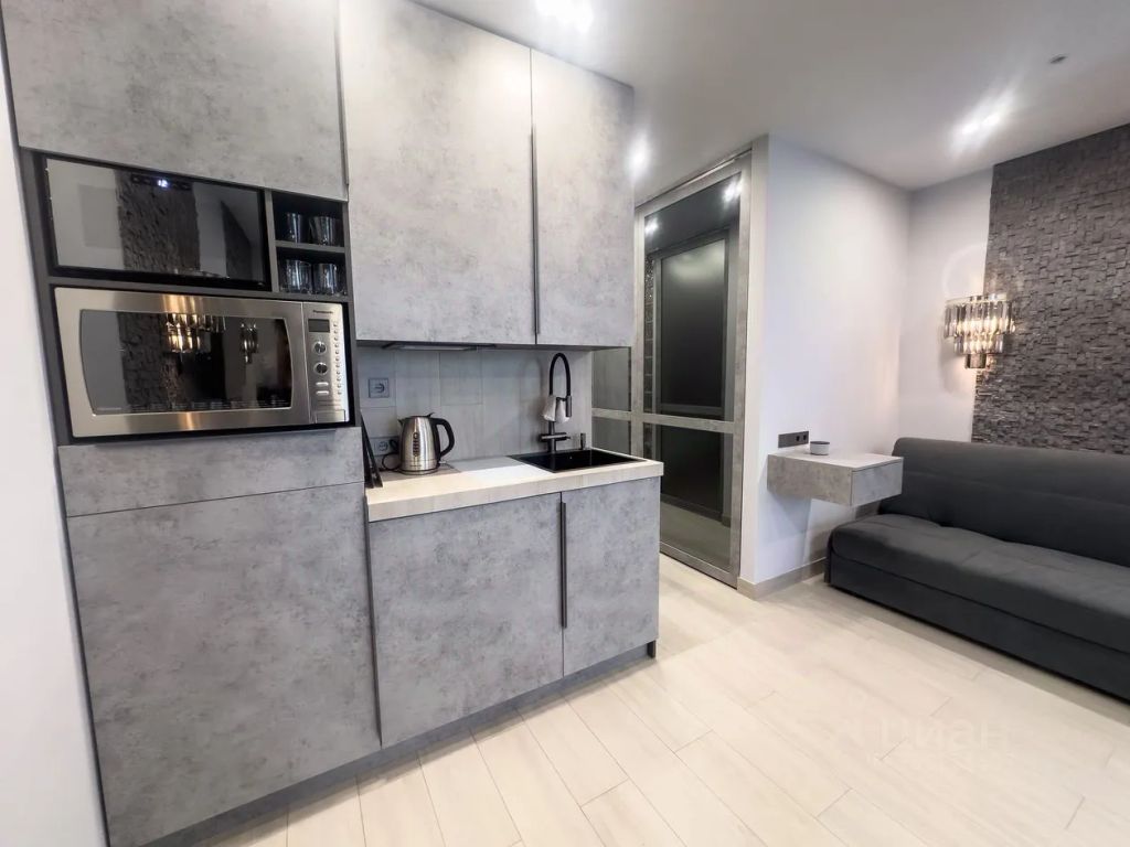 m. Novodachnaya: Apartment, studio