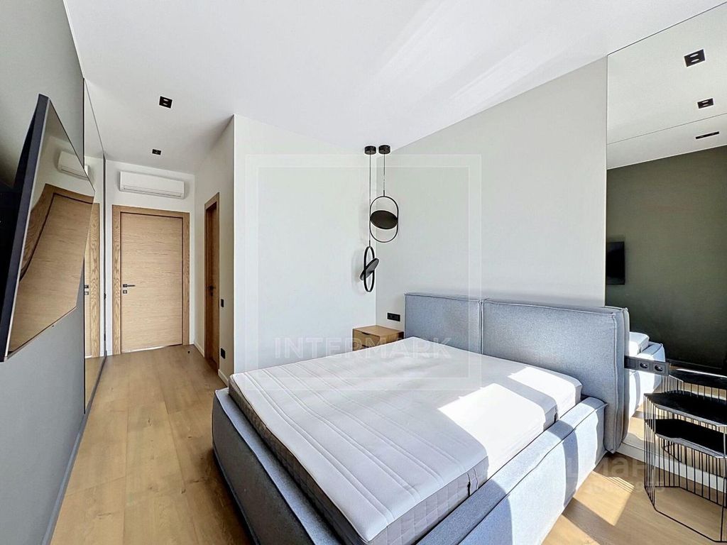 m. Grazhdanskaya: Apartment, 3-rooms