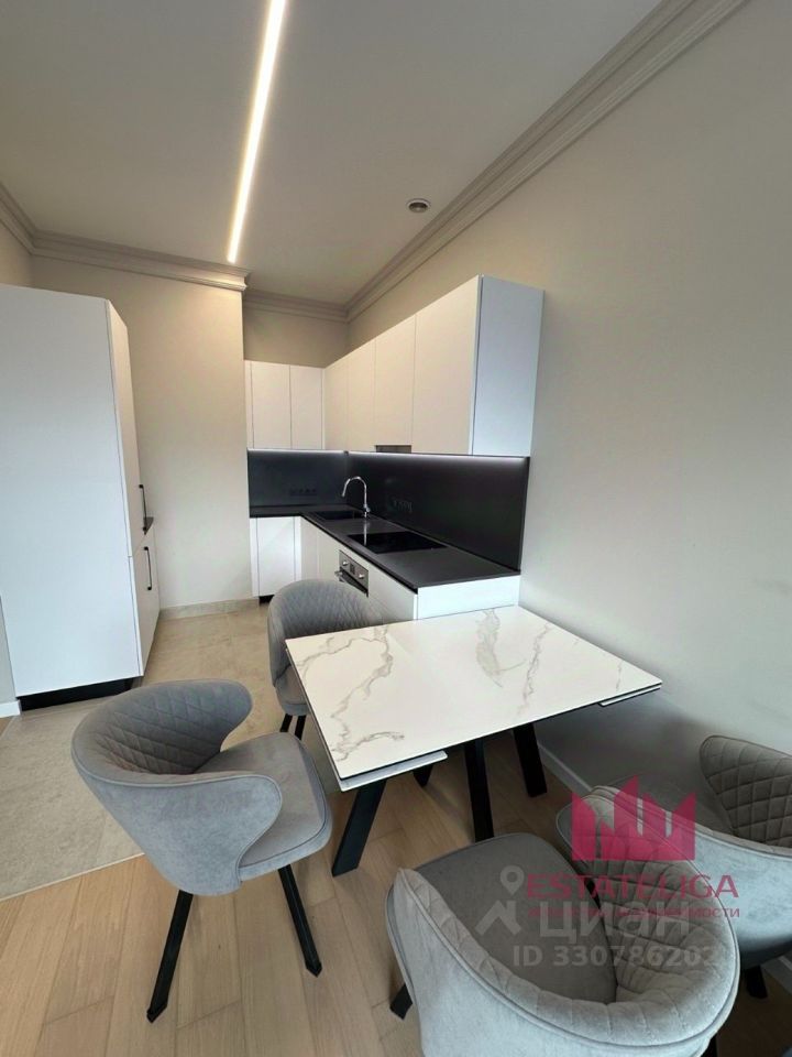 m. Aminyevskaya: Apartment, 3-rooms