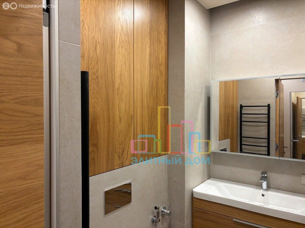 m. ZIL: Apartment, 2-rooms