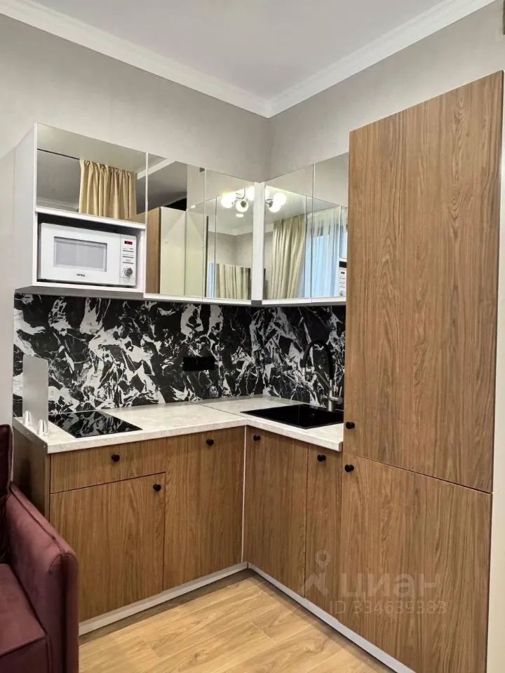 m. Maryina Roscha: Apartment, studio