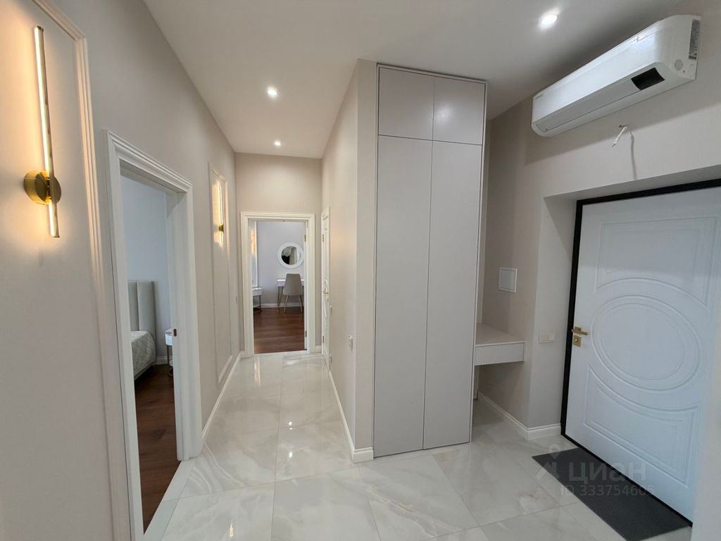 m. ZIL: Apartment, 2-rooms