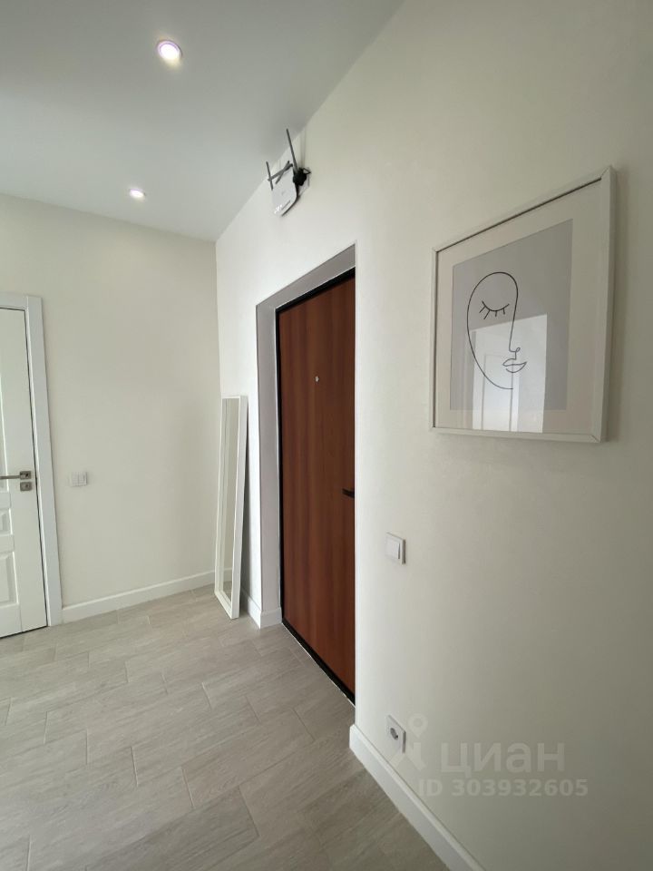 m. Lukhmanovskaya: Apartment, 1-rooms