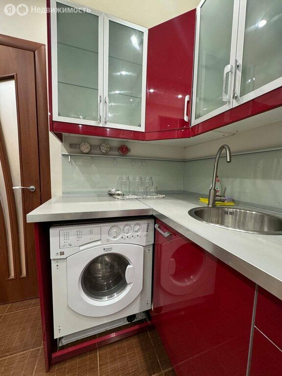m. Ploschad trekh vokzalov: Apartment, 1-rooms