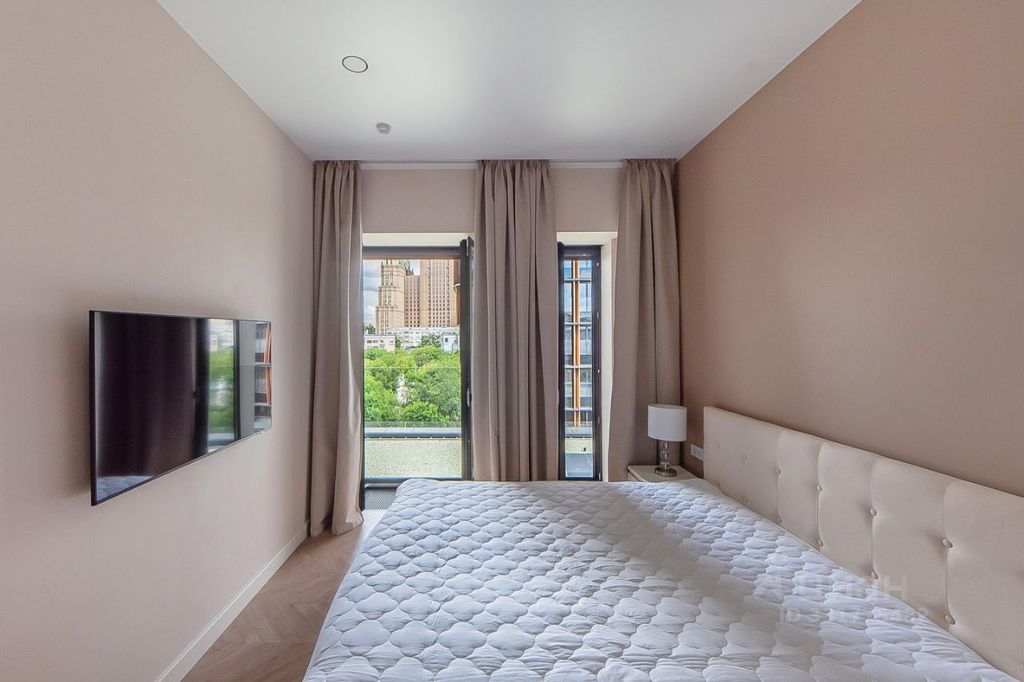 m. Krasnopresnenskaya: Apartment, 2-rooms