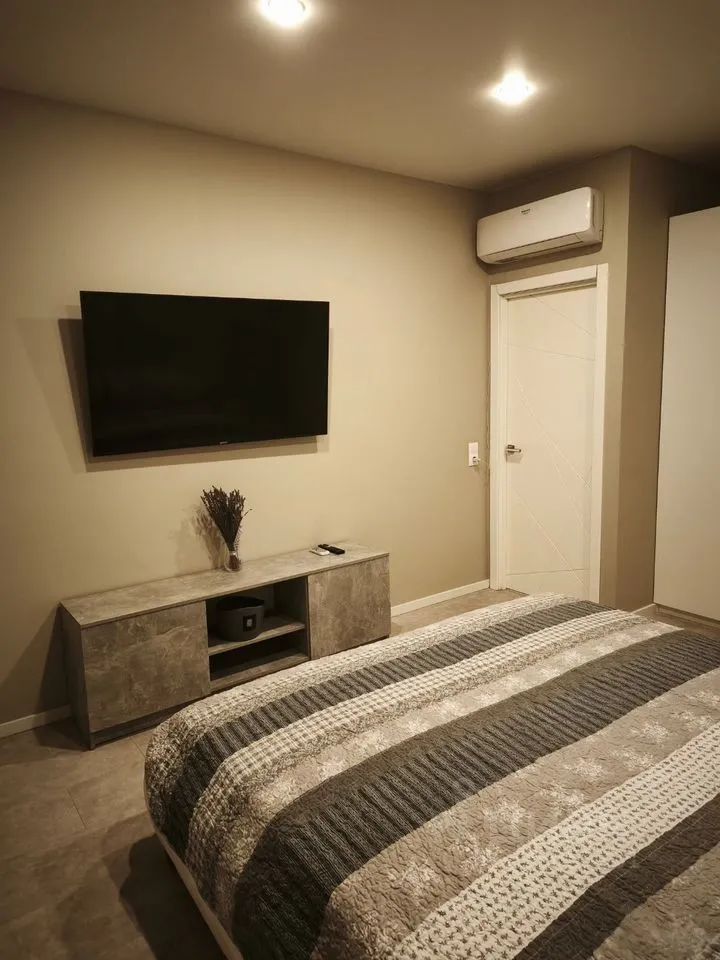 m. ZIL: Apartment, 1-rooms