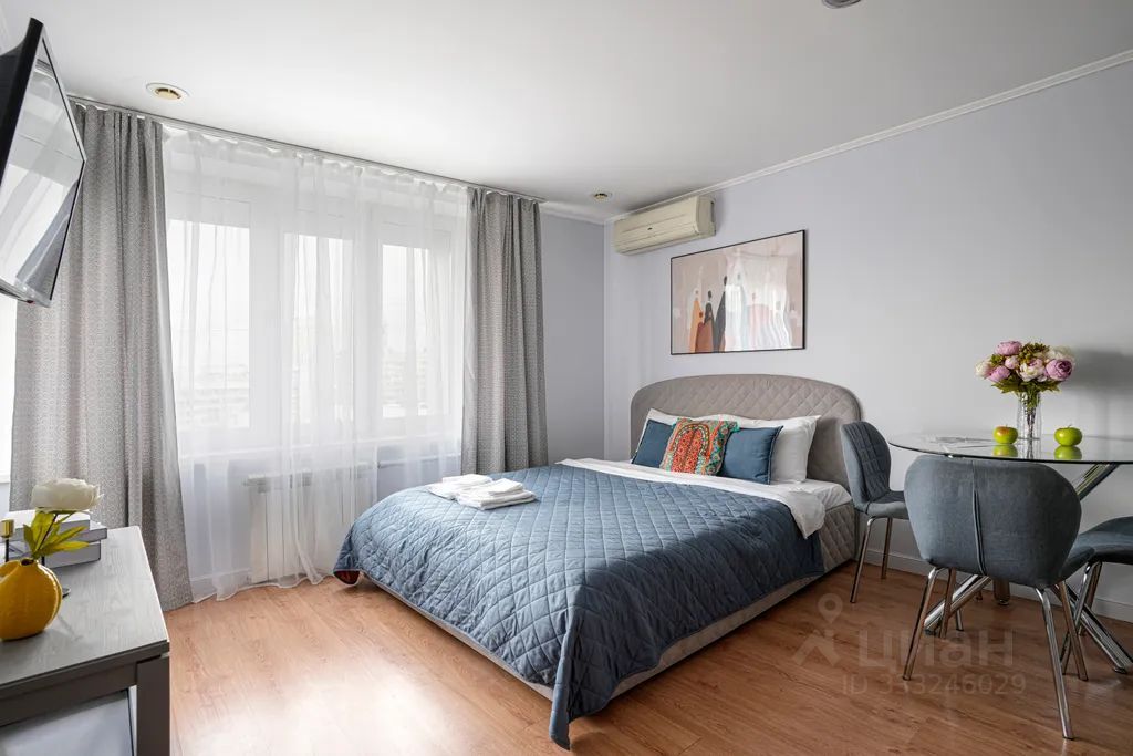 m. Ploschad trekh vokzalov: Apartment, studio