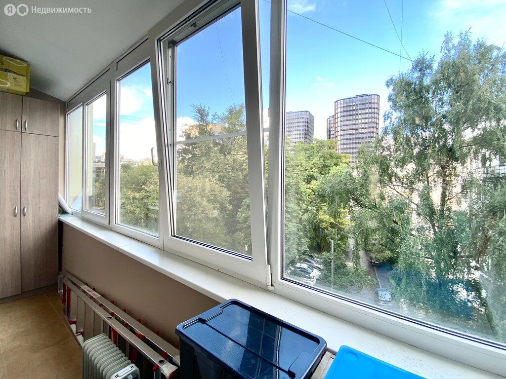 m. Krasnopresnenskaya: Apartment, 2-rooms