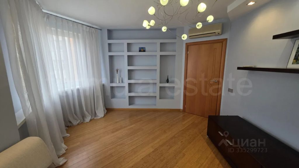 m. Ulitsa 1905 goda: Apartment, 2-rooms