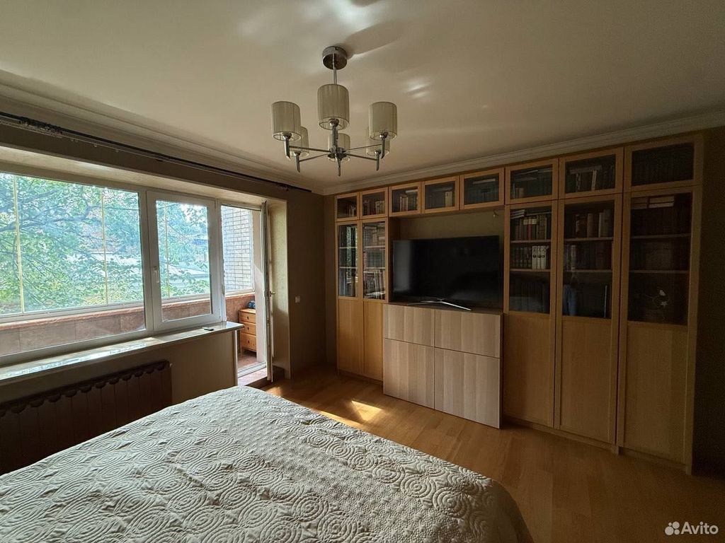 m. Kropotkinskaya: Apartment, 2-rooms