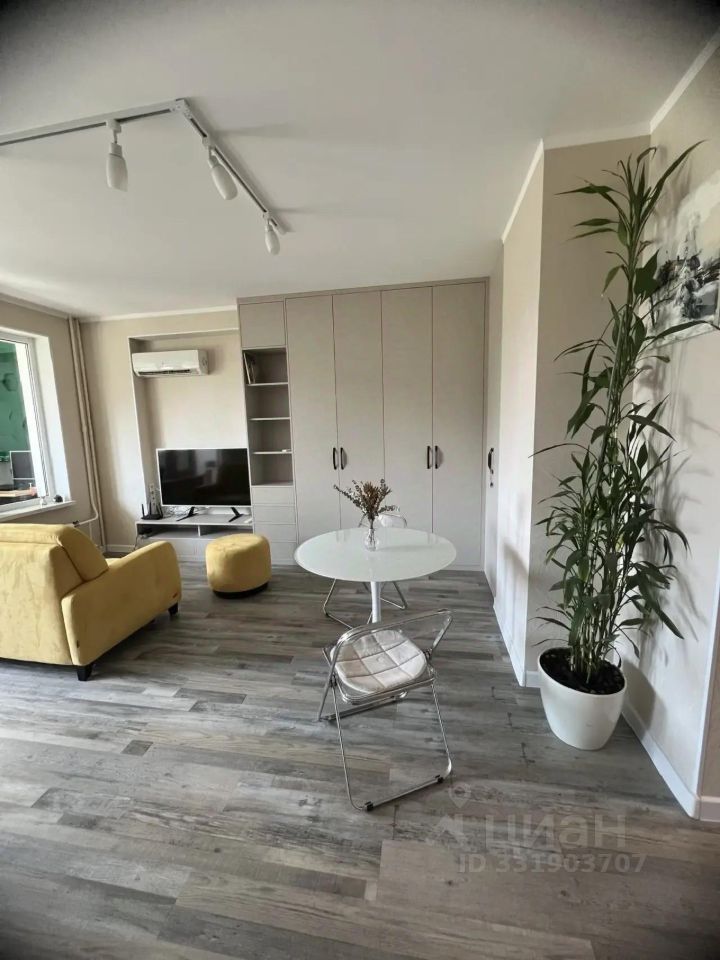m. Kutuzovskaya: Apartment, studio