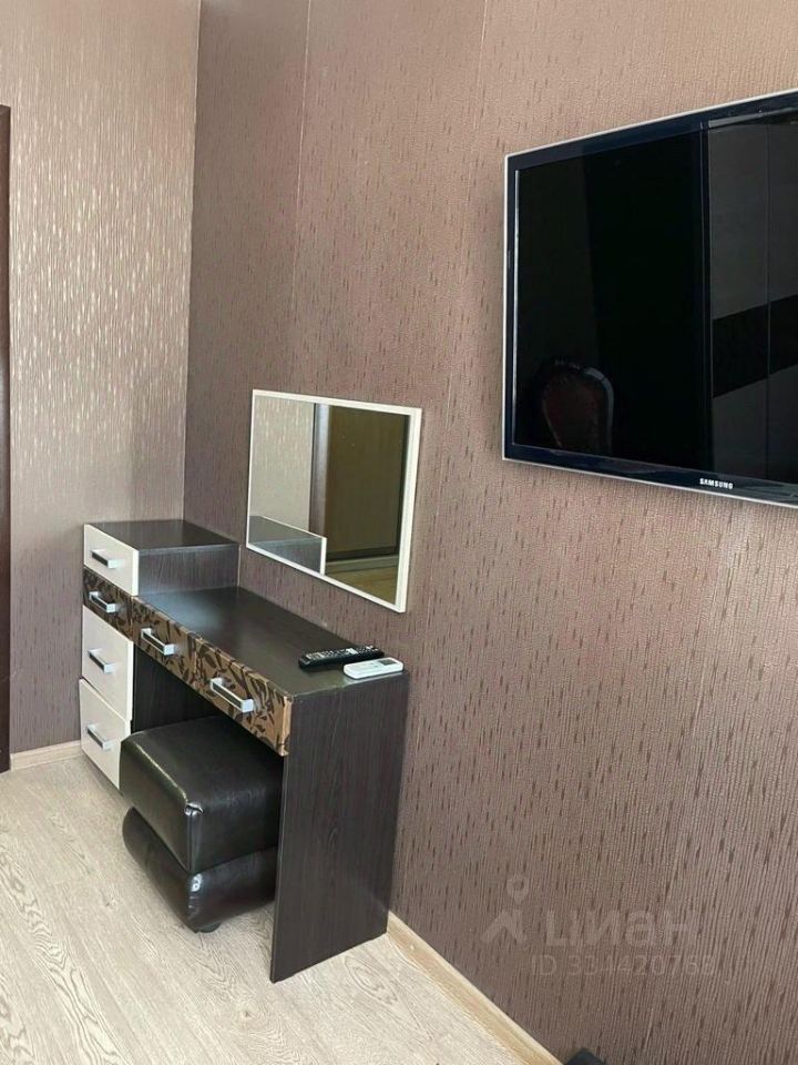 m. Nekrasovka: Apartment, 3-rooms