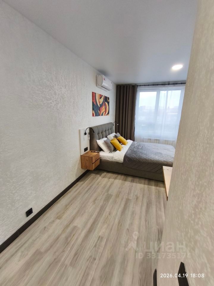 m. Lukhmanovskaya: Apartment, studio