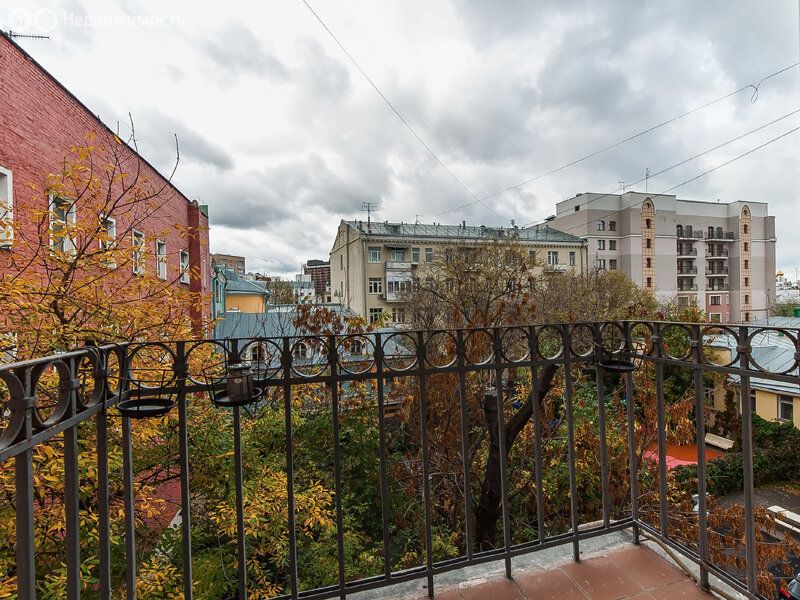 m. Polyanka: Apartment, 3-rooms