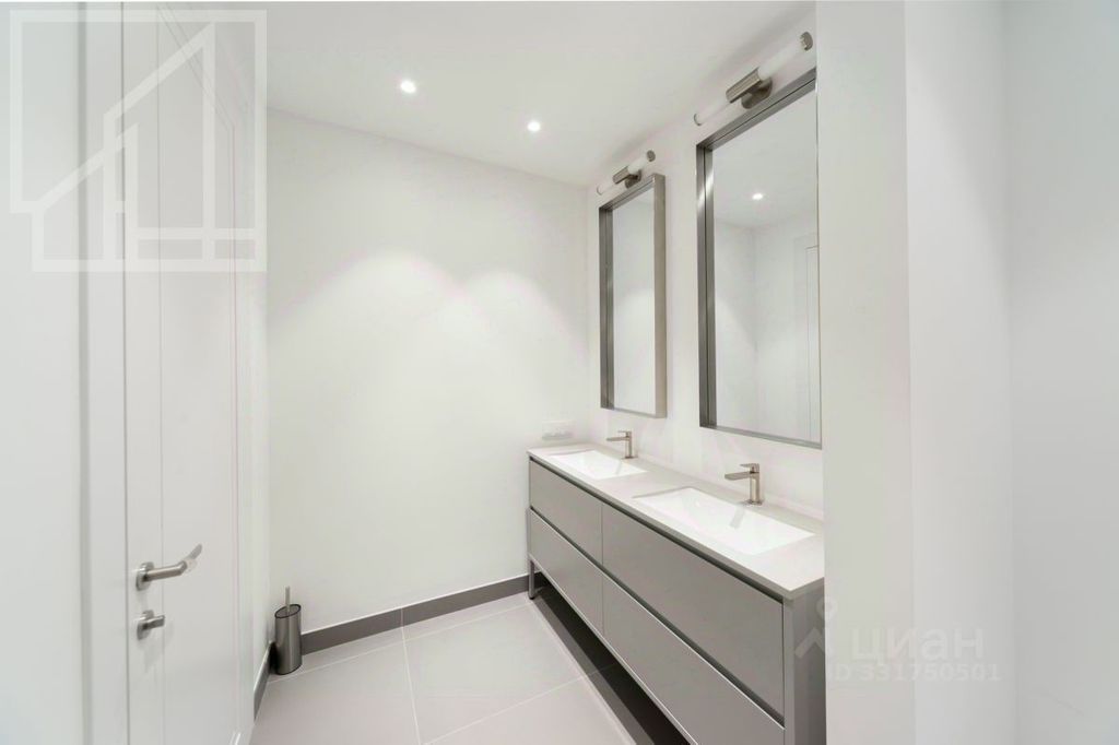 m. Ulitsa 1905 goda: Apartment, 4-rooms