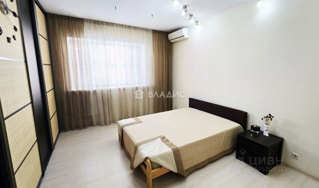 m. Ilyinskaya: Apartment, 3-rooms