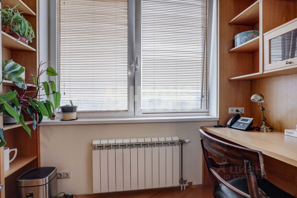 m. Smolenskaya: Apartment, 3-rooms