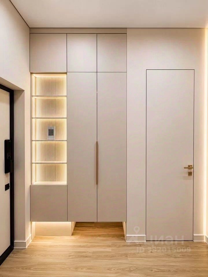 m. ZIL: Apartment, 2-rooms