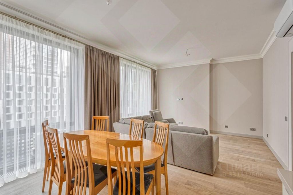m. Aminyevskaya: Apartment, 3-rooms