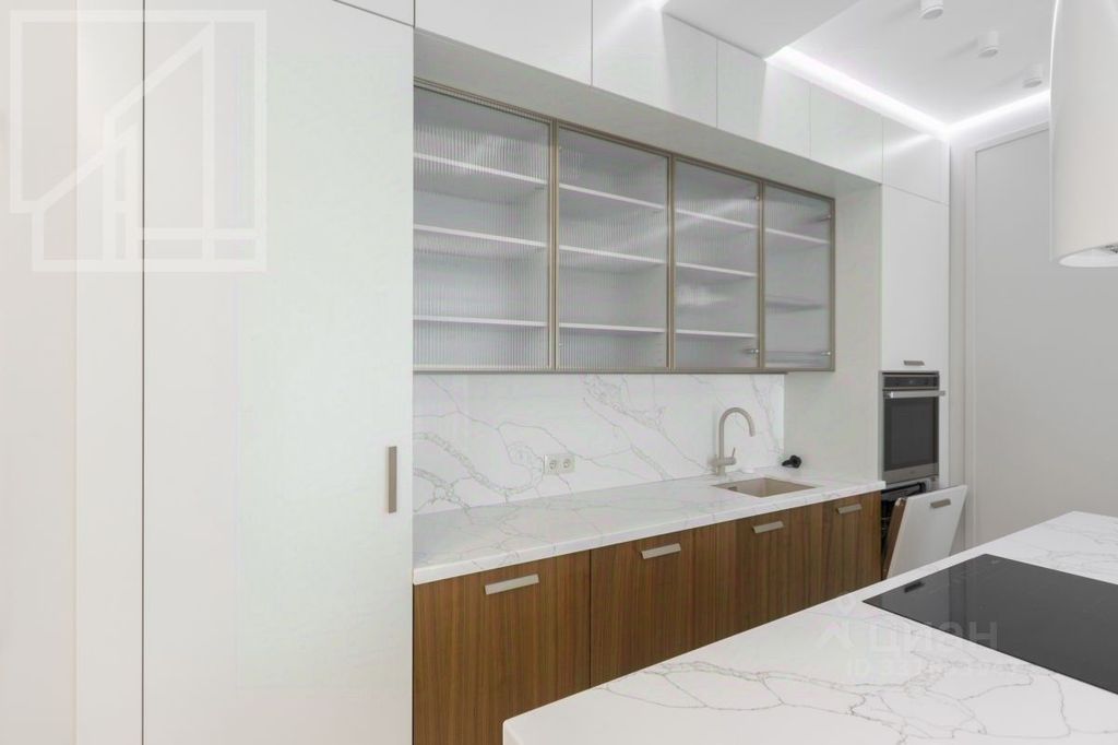 m. Aminyevskaya: Apartment, 3-rooms