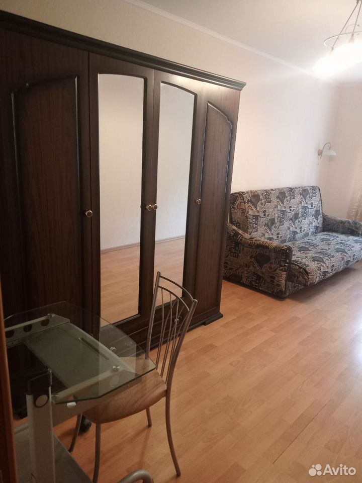 m. Lukhmanovskaya: Apartment, 1-rooms